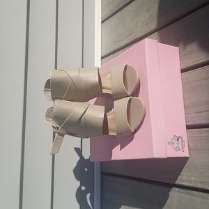 Crown Vintage beige Sandals